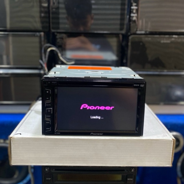 head unit double din merk pioner AVH-175dvd