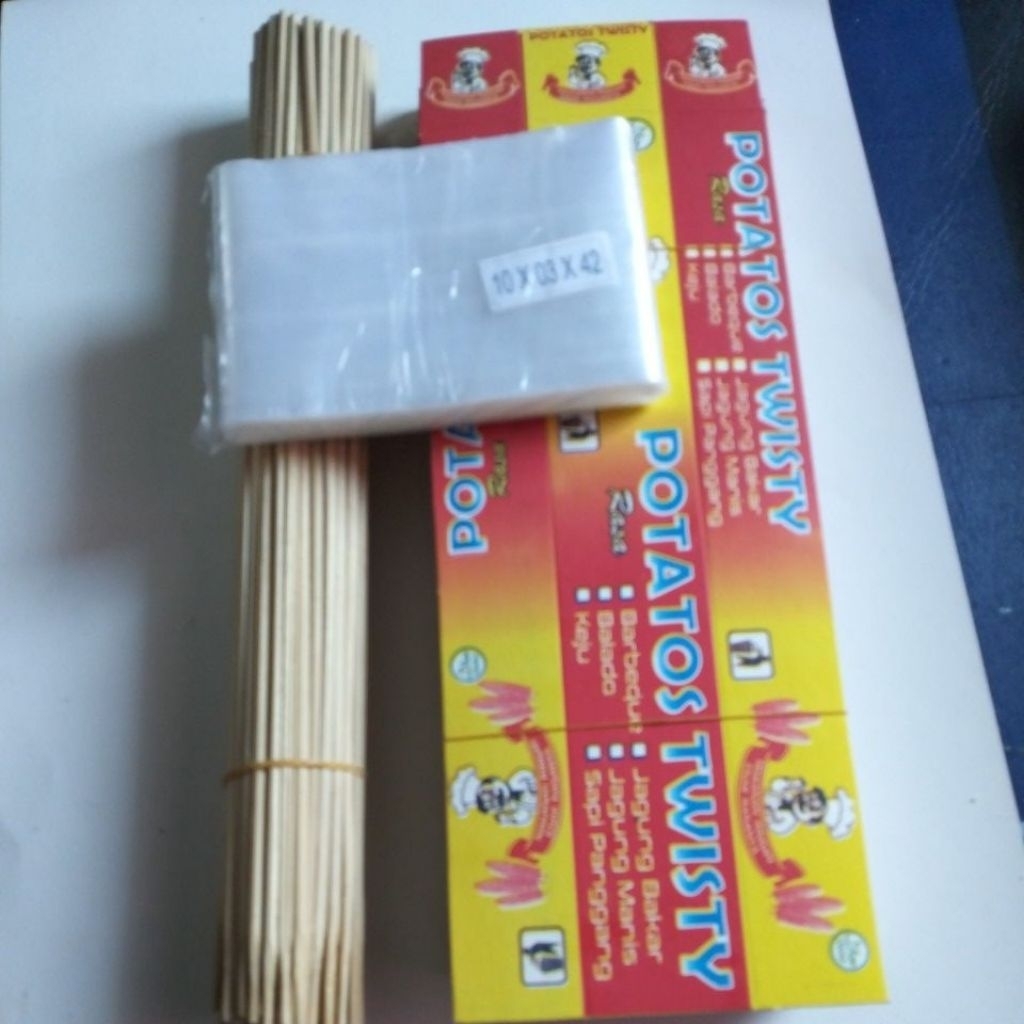 

1PAKET KERTAS KENTANG POTATOS/ KENTANG ULIR/KENTANG TORNADO POLOS BAHAN SILVER LAPIS VOIL ALUMINIUM