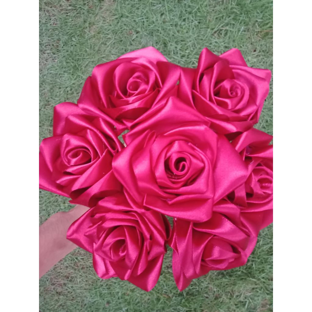 

Bunga mawar Satin 5 cm | Buket Bunga Satin| Bunga pita satin | Bunga merah maroon