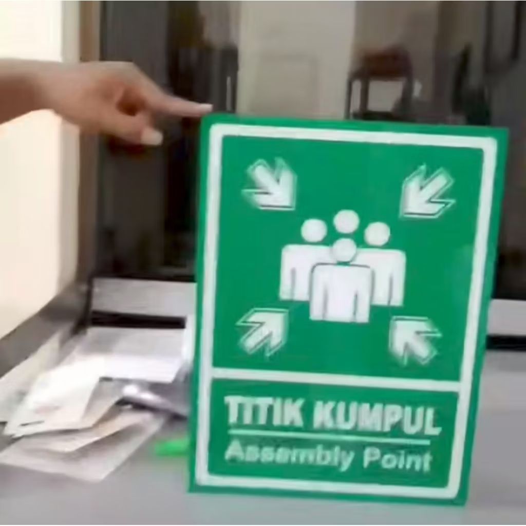 

Sign Akrilik Custom Design Papan Titik Kumpul