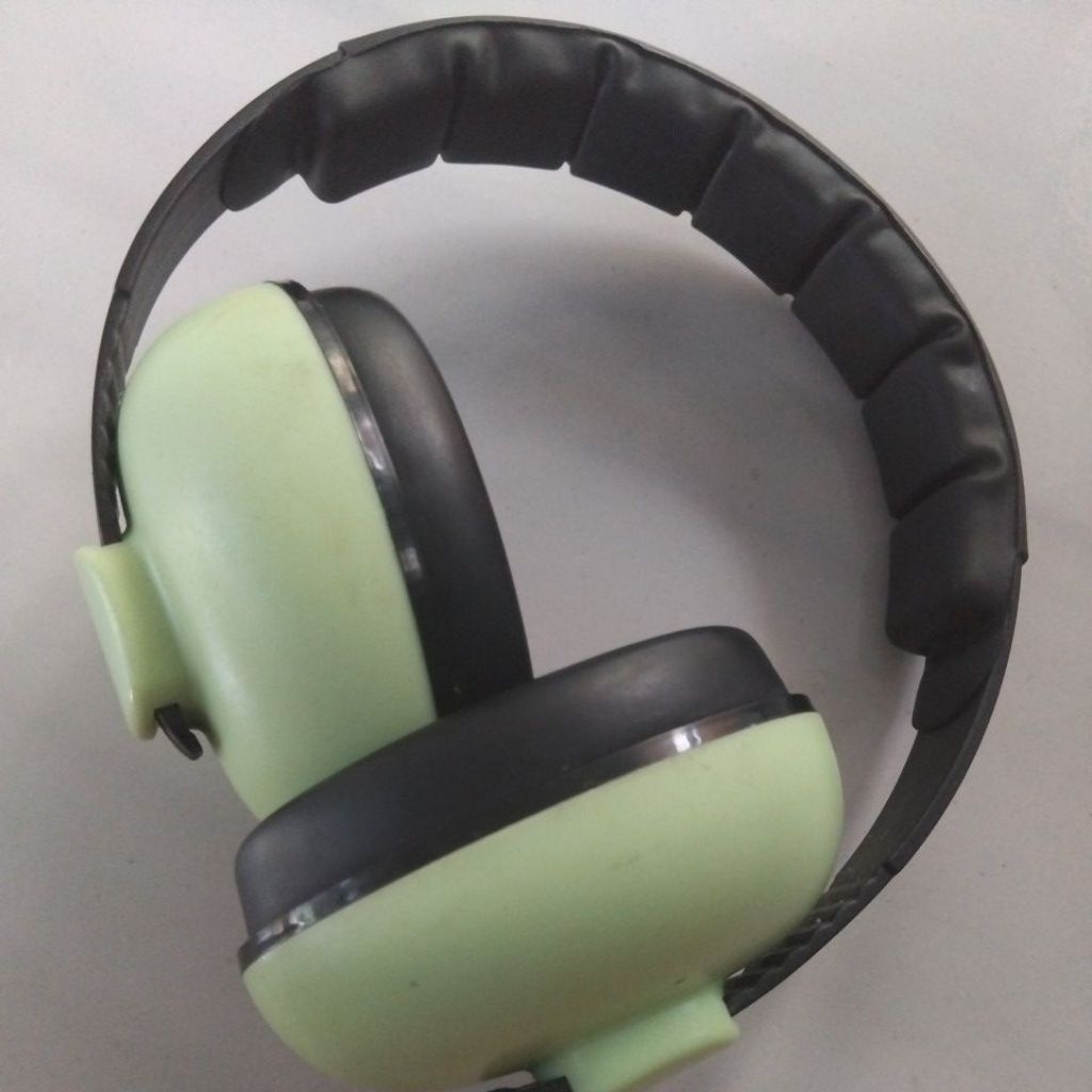 Preloved Earmuff Bayi - Hijau