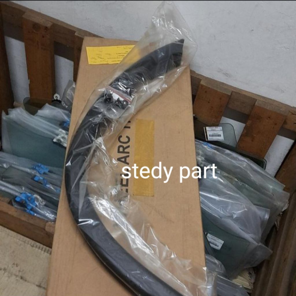 Spoiler fender depan Mitsubishi Outlander sport asli original genuine part