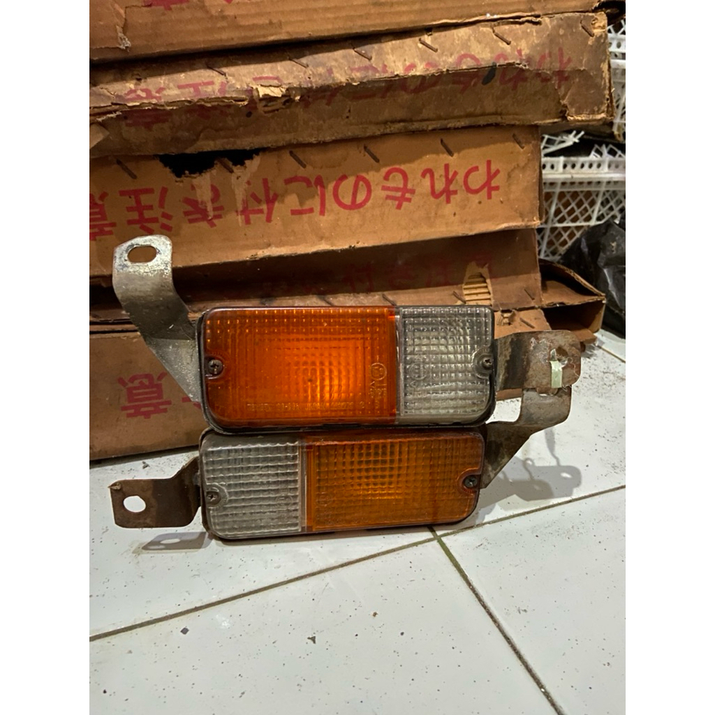 lampu sein bemper toyota corona rt104