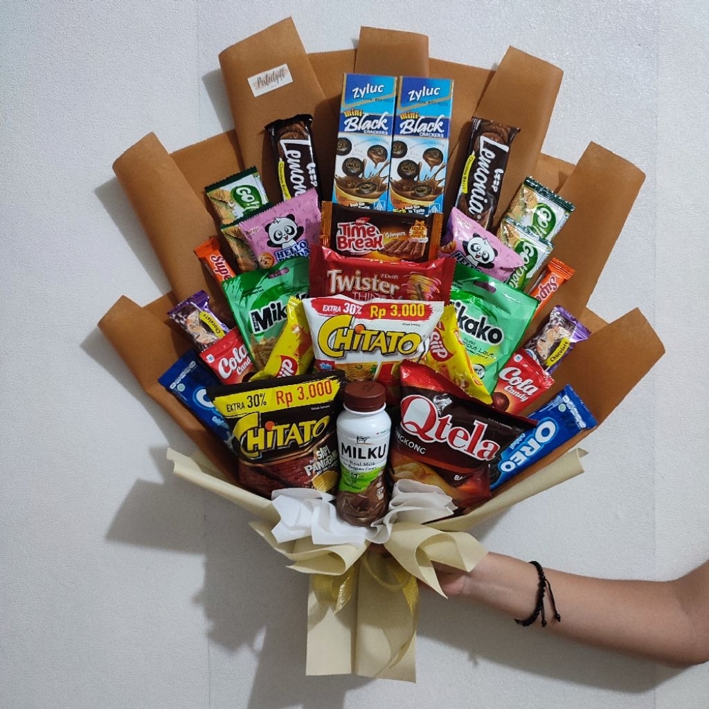 

Buket Snack Besar Premium Hadiah Ulang Tahun I Graduation Bouquet