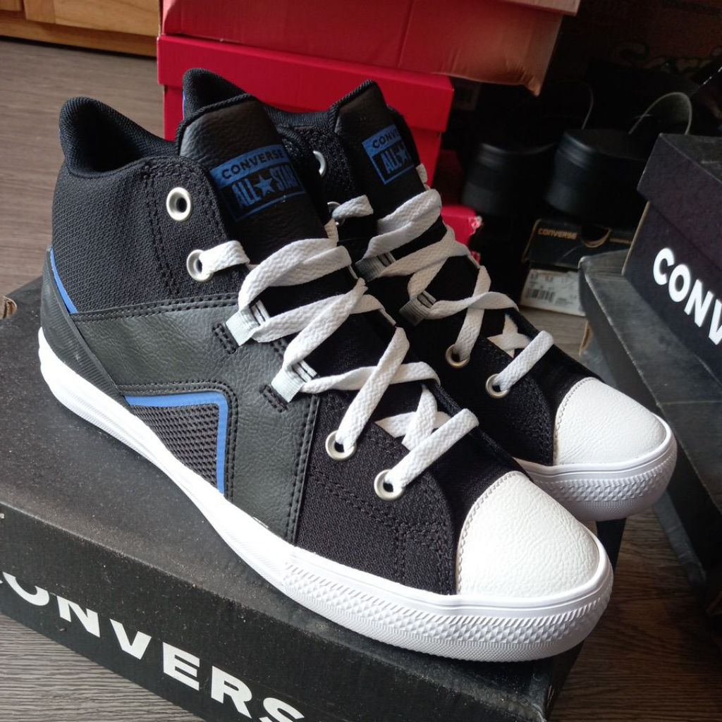 Sepatu CON Ctas Flux Ultra Mid A05398C (SB15)