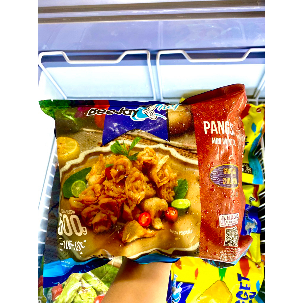 

Pangsit Mini Wonton 500gr + free Chili Oil BeeJay Chef ( isi 105-120 ) / pangsit mini wonton frozen