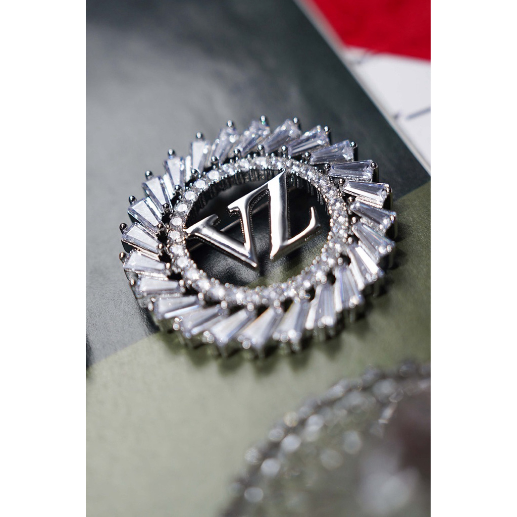 VZ Crystallum Brooch – Silver - Preloved