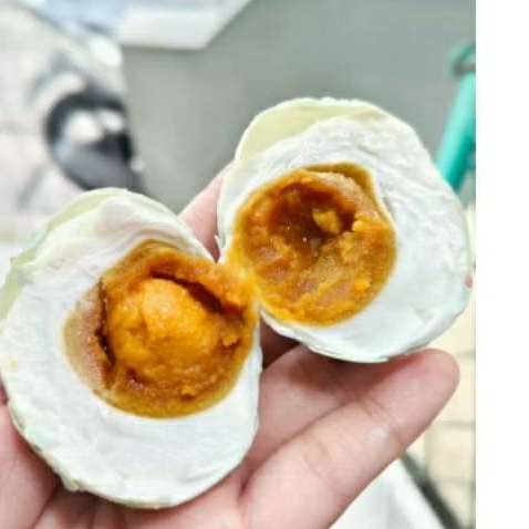 

telur asin rebus masir 1 pak isi 6 butir