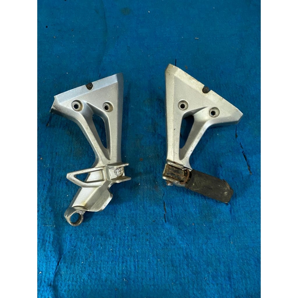 Footstep step pijakan kaki belakang honda blade new original