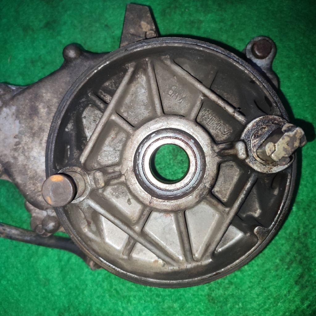 dudukan rasio dudukan gigi susun dudukan kampas rem belakang Vario 110 beat karbu Scoopy karbu spacy