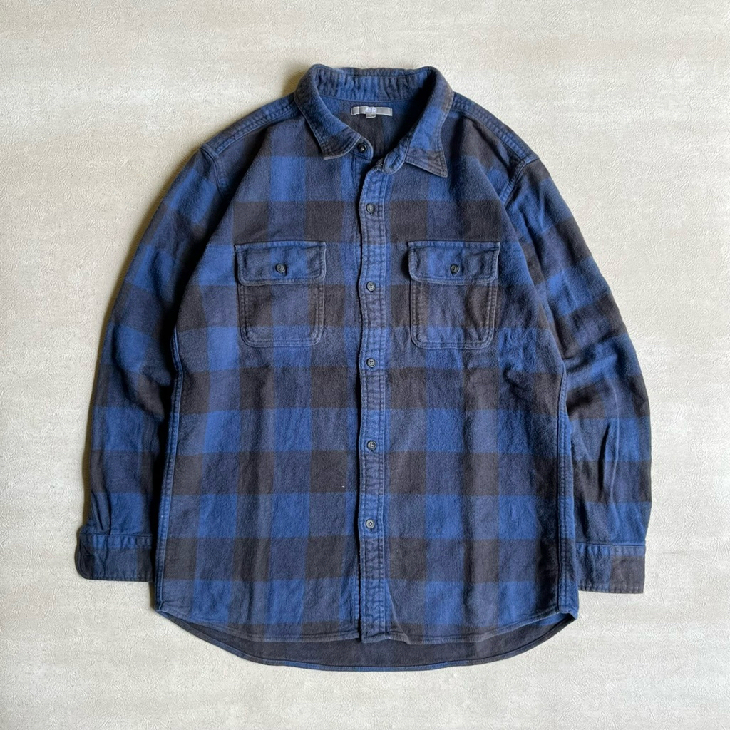 UNIQLO blue plaid flannel shirt