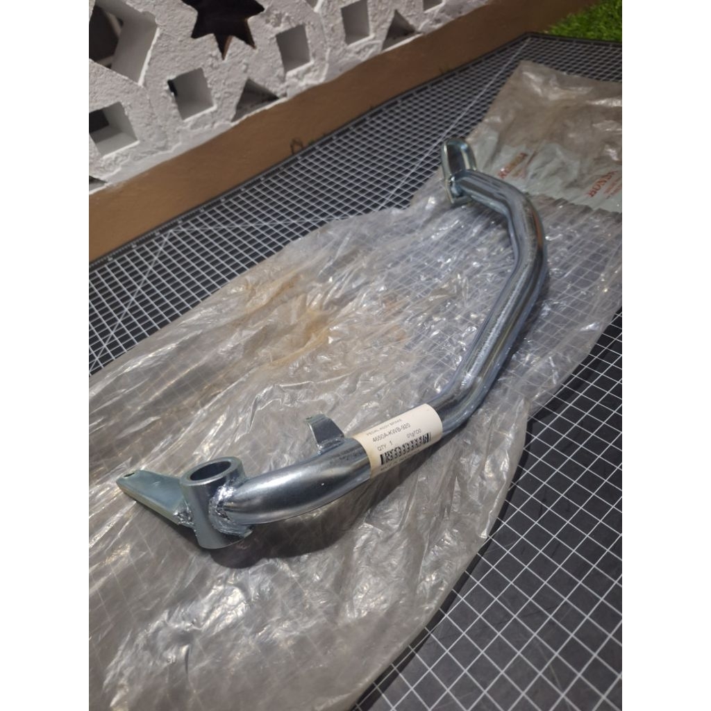 pedal assy brake rem belakang honda blade bled karbu original ahm honda 46500-kwb-920