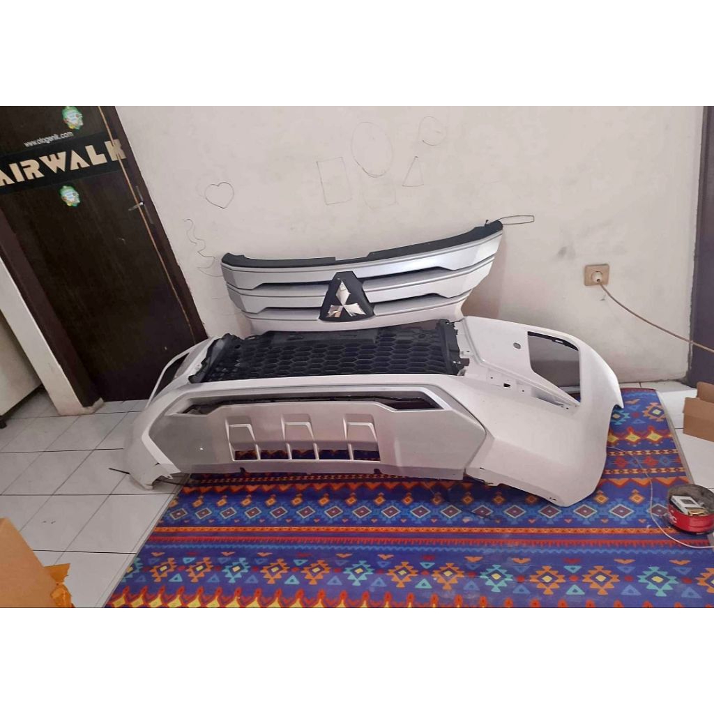 bumper bemper depan Pajero 2022  2023 fullset original