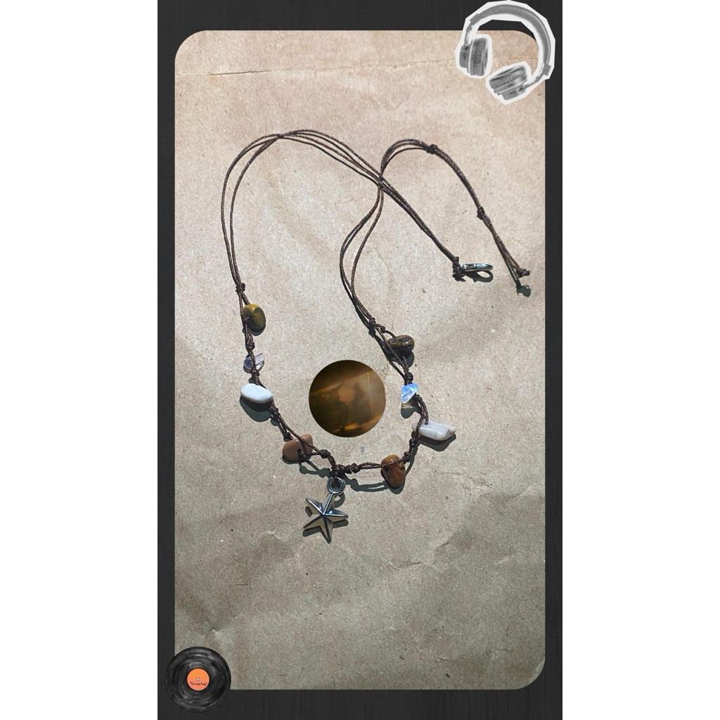 kalung hindia menari dengan bayangan/kalung manik kerikil