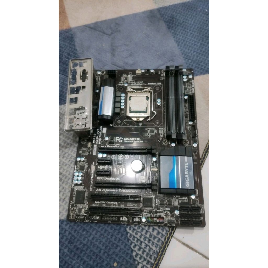 Mobo LGA1150 4 slot ram