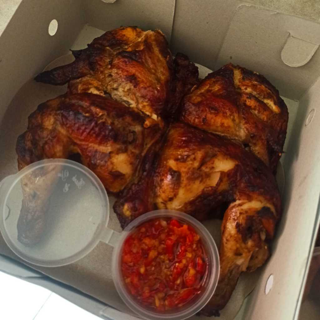 

Ayam Panggang Utuh bumbu Gurih