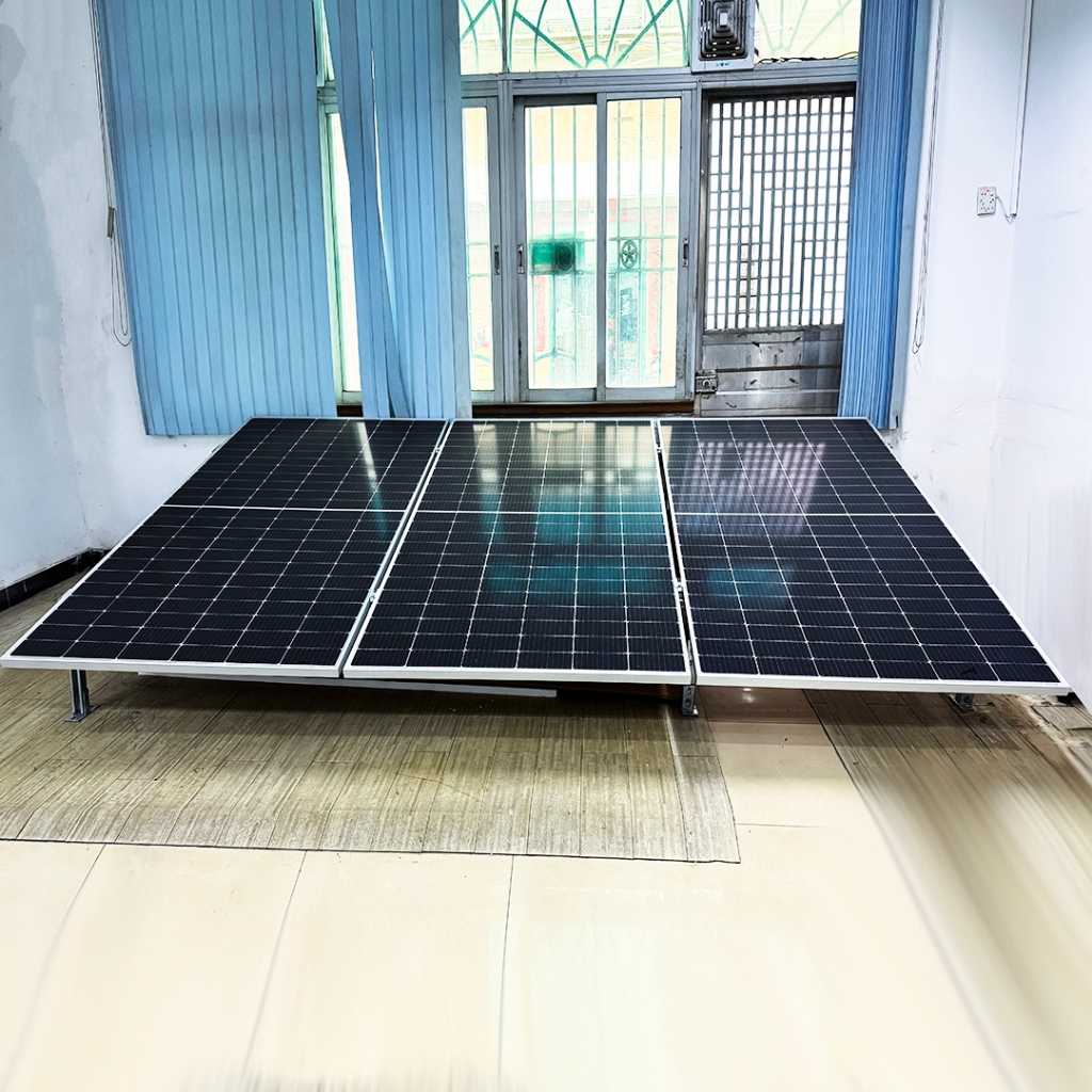 Panel Surya 585Wp Monokristalin Tahan Lama untuk Rumah & PLTS