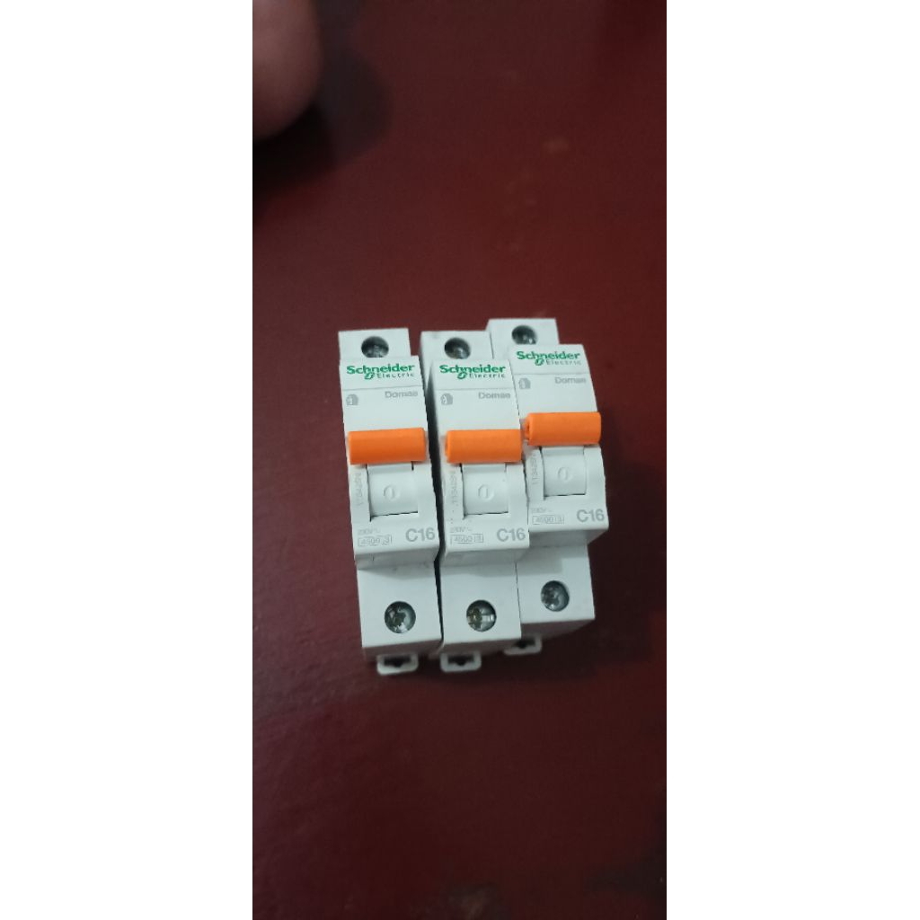 MCB Schneider C16