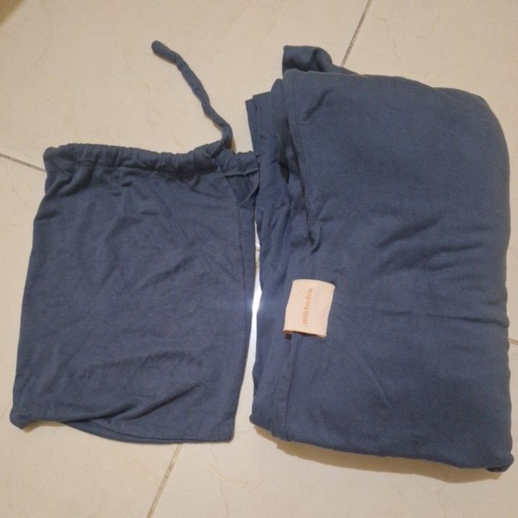 PRELOVED stretchy wrap mikhadou