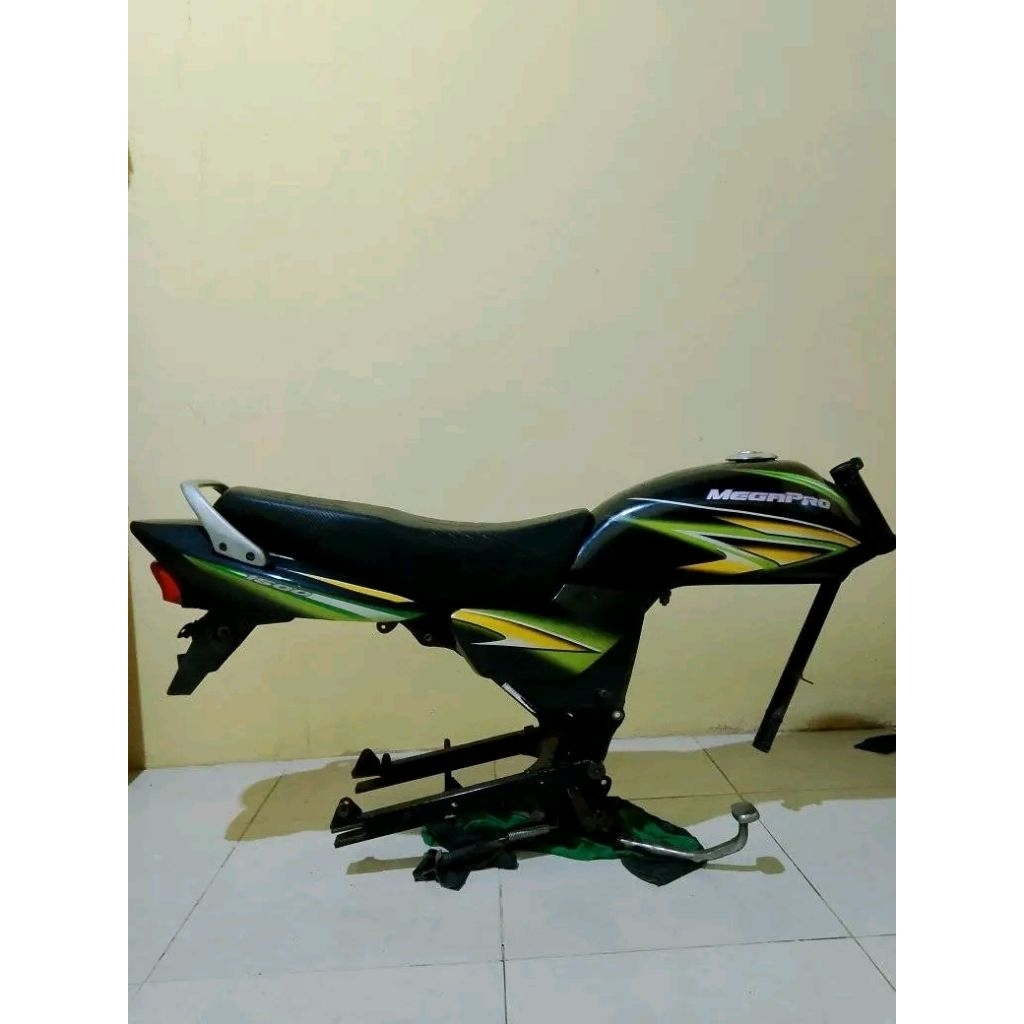 BODY SET RANGKA MEGAPRO LAMA MP HIU SET ARM