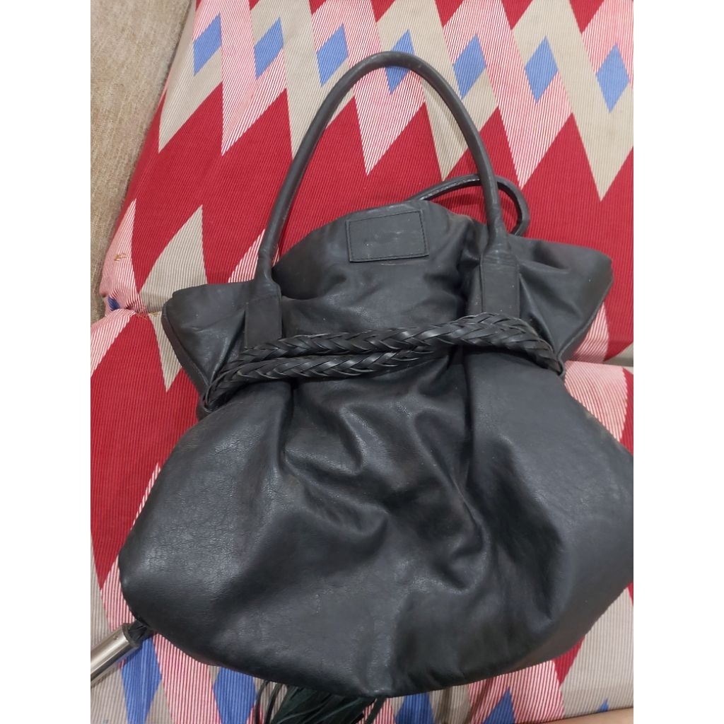 preloved donini vvgc kulas warna hitam