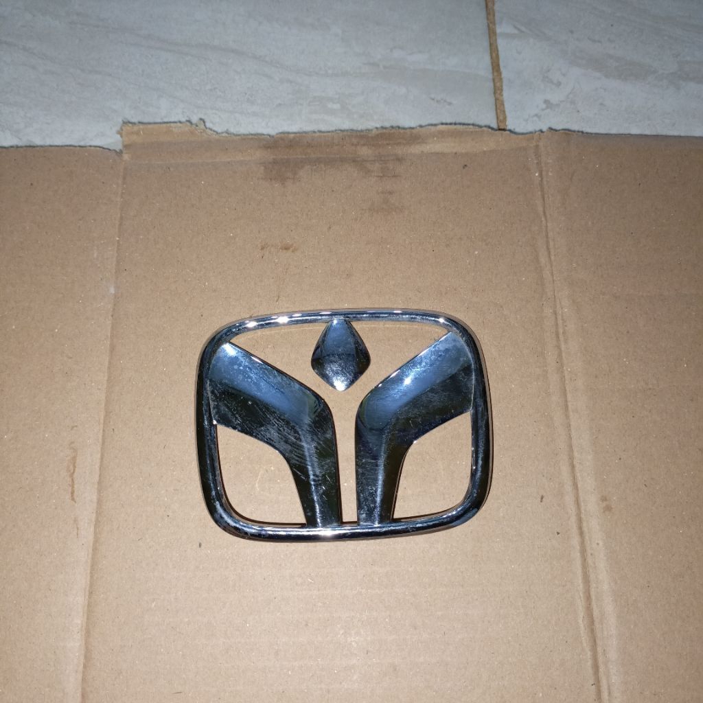 EMBLEM BAGASI BELAKANG HONDA BRIO