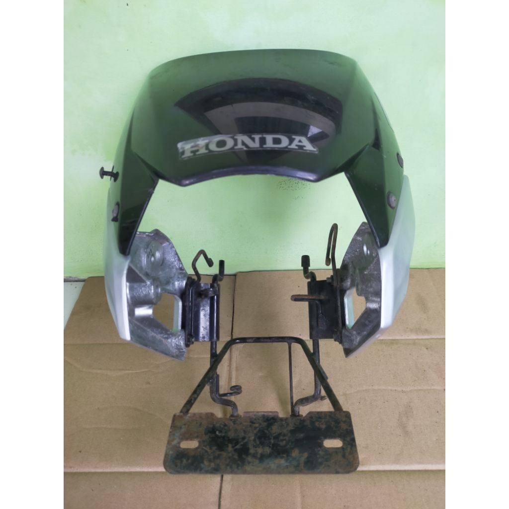 breket kupingan set honda tiger revo barong original breket lampu depan + visor honda tiger barong o