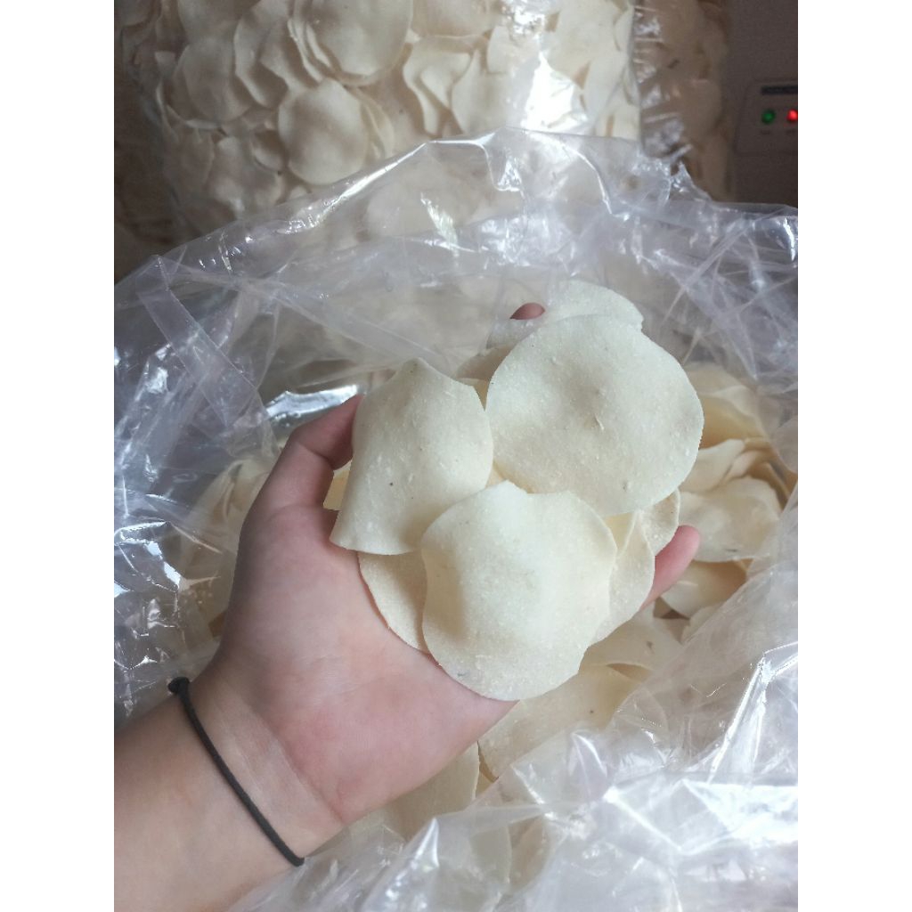 

kerupuk kentang Mentah tinggal goreng tanpa jemur /kmsan 500gr,aslie wendulita,rasa gurih