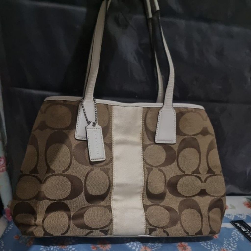 Preloved tas coach authentic signature