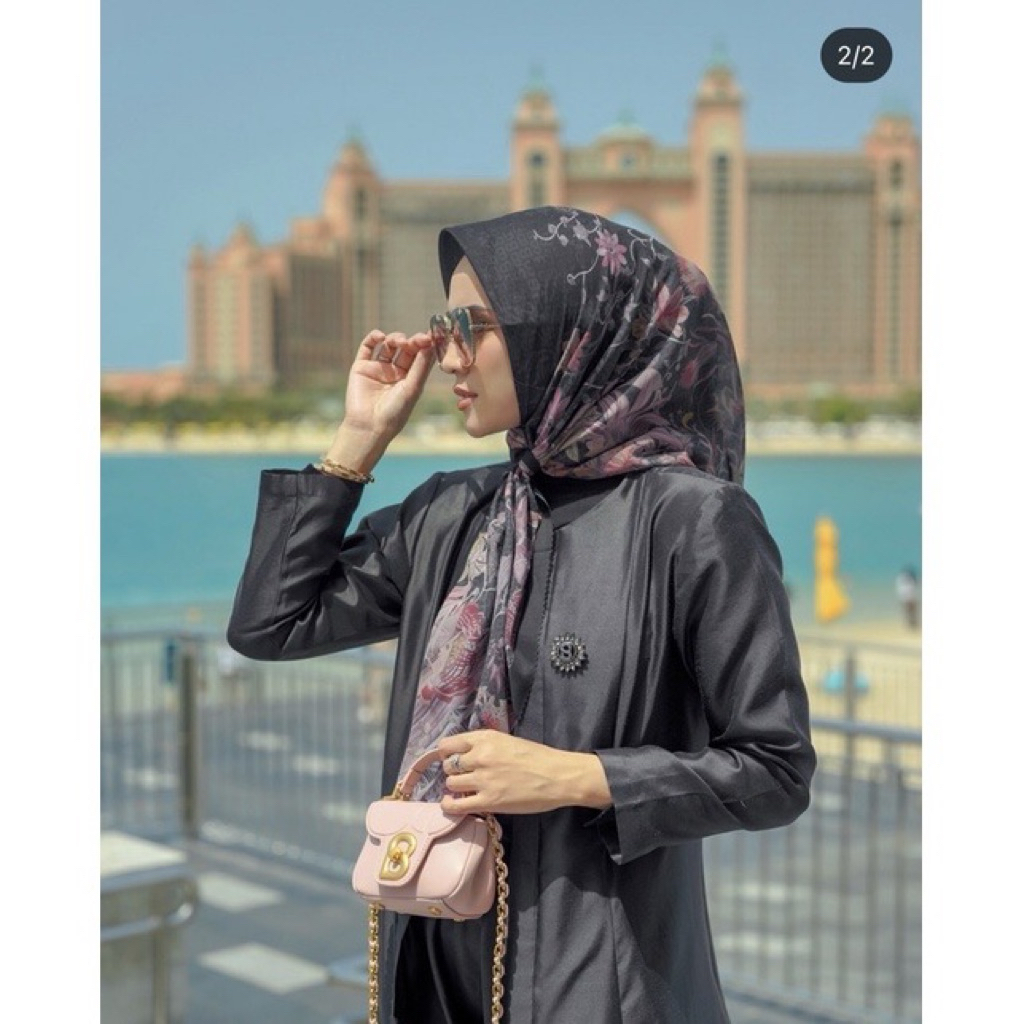 Preloved Buttonscarves Dubai Voile Square