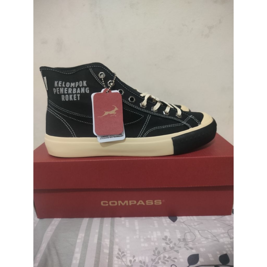 Sepatu Compass KPR Kelompok Penerbang Roket - US 8.5 / EUR 41 / 27cm BNIB 100% Original