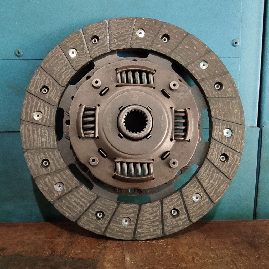 kampas kopling suzuki carry 1.5 / 1.6 futura karbu, futura injek (akebono)