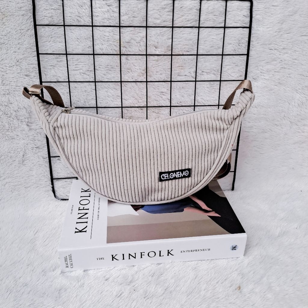 Chiko Sling Bag | tas waist dumpling bag corduroy uniqlo