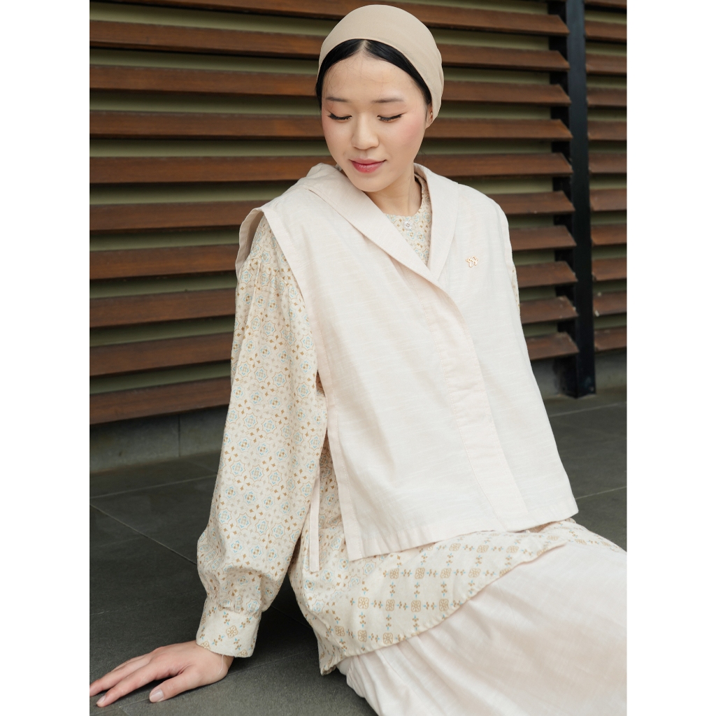 Signature Ineara Vest 711.51776.15 |Kemeja Wanita - Atasan Lengan Panjang