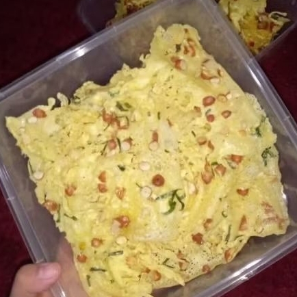 

Peyek kacang toples 200ml