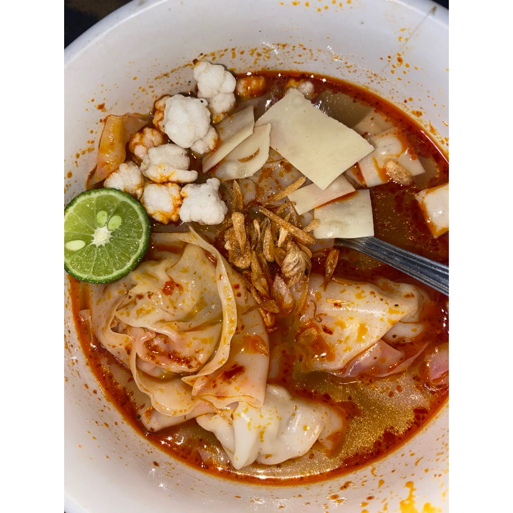 

pangsit ayam tulang rangu pangsit chili oil