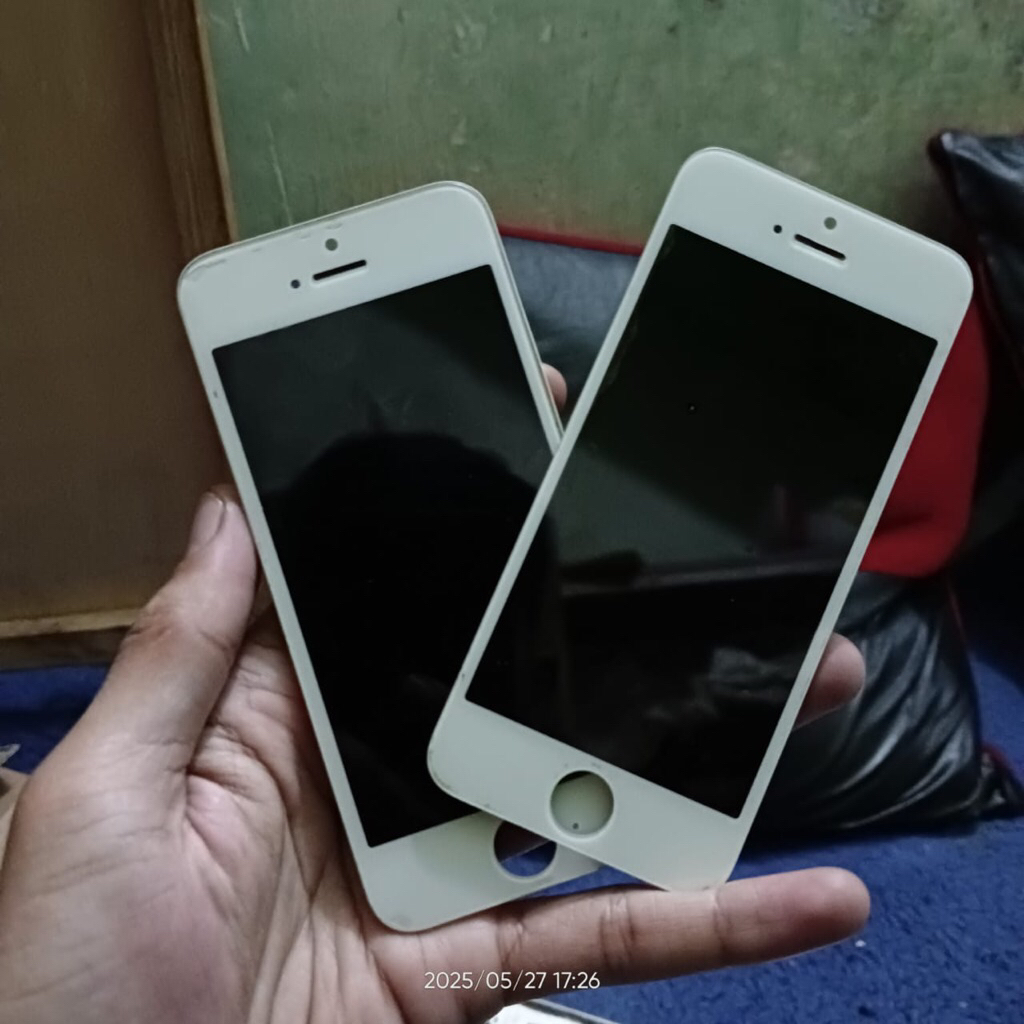 LCD iPhone 5s Bekas