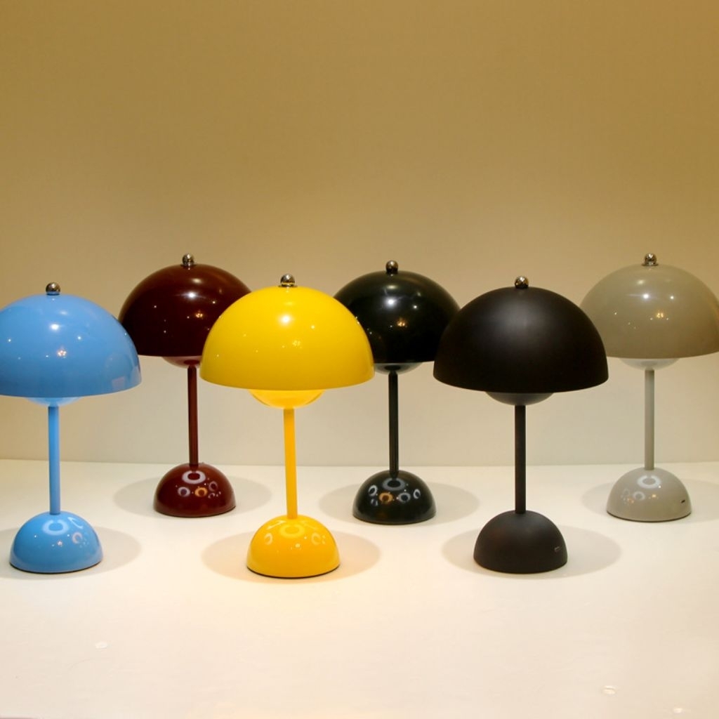 Lampu Meja Hias LED Mushroom Dimmable 3 Warna, Desain Unik, Baterai Rechargeable