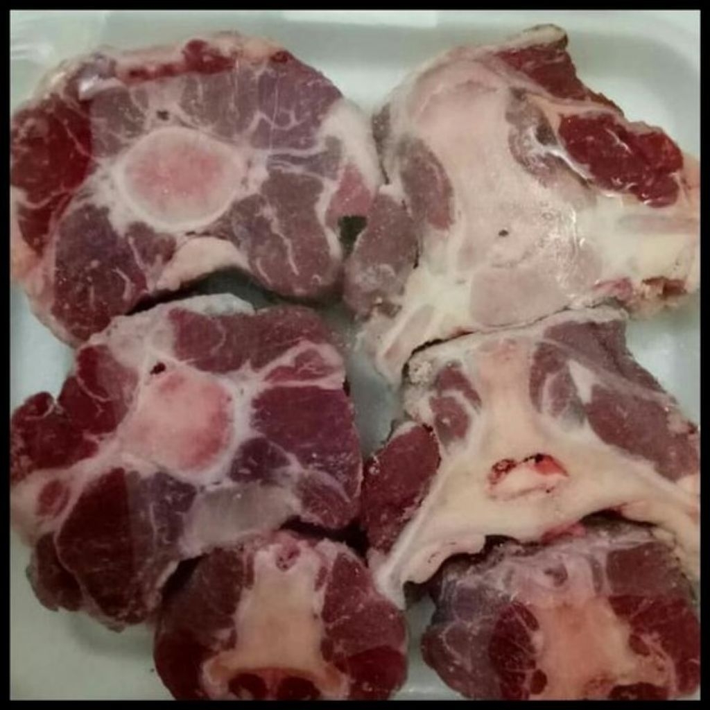 

Buntut Sapi Semi Center Cut 1KG Import / Oxtail Semi Center Cut