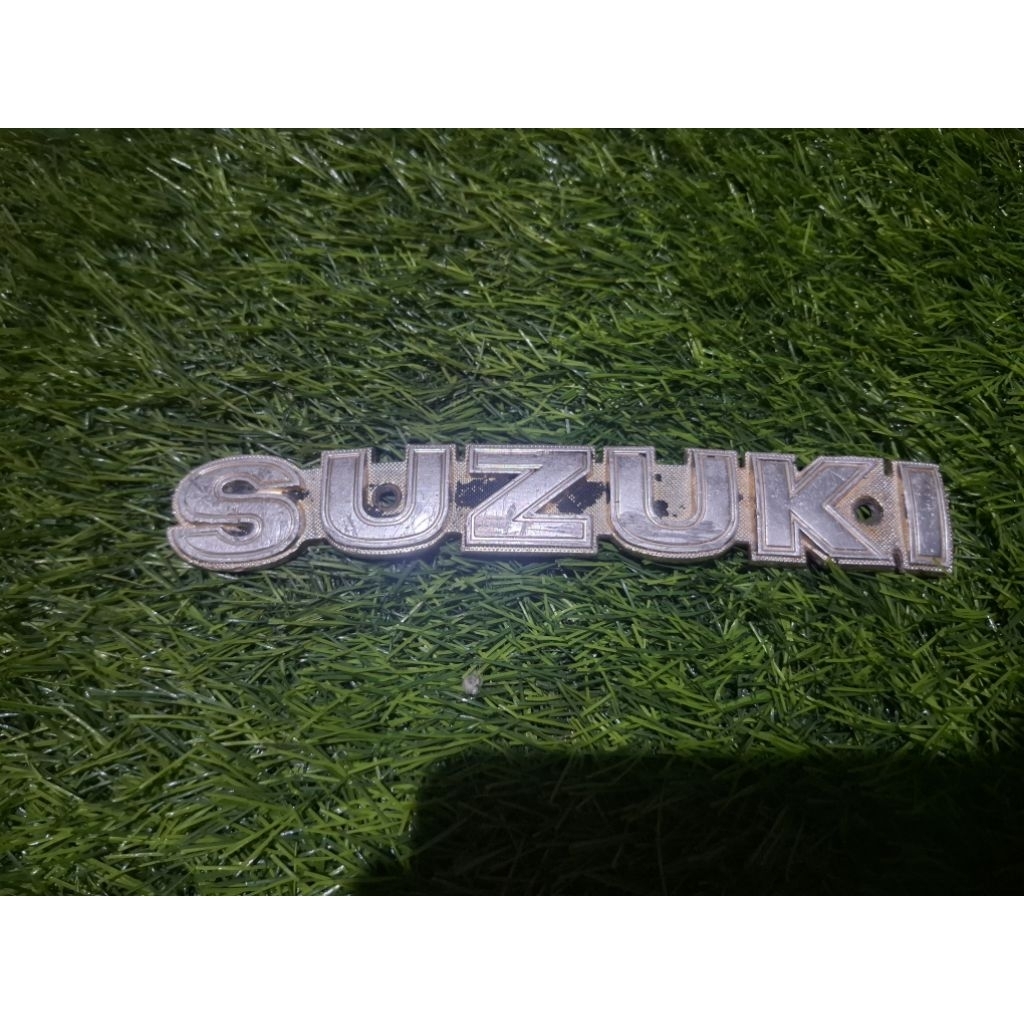emblem logo tangki tengki suzuki a100 a9 a100x tahun tua original