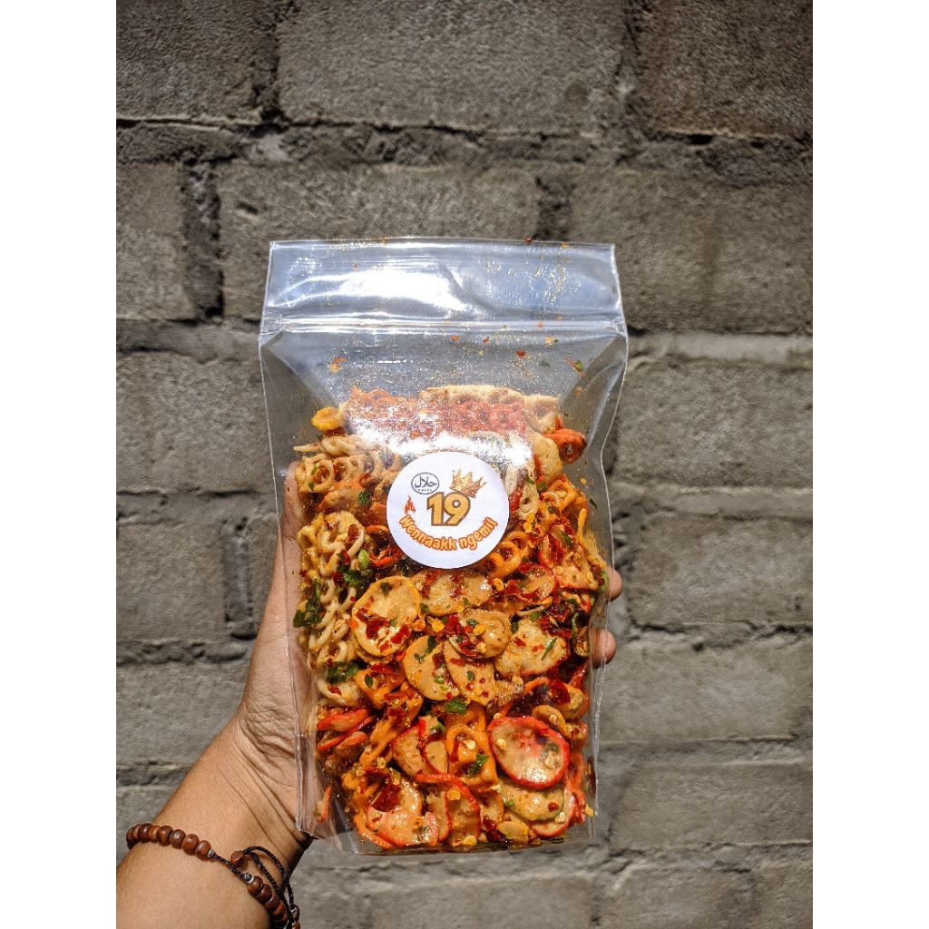 

KERUPUK SEBLAK PEDAS DAUN JERUK 200GR