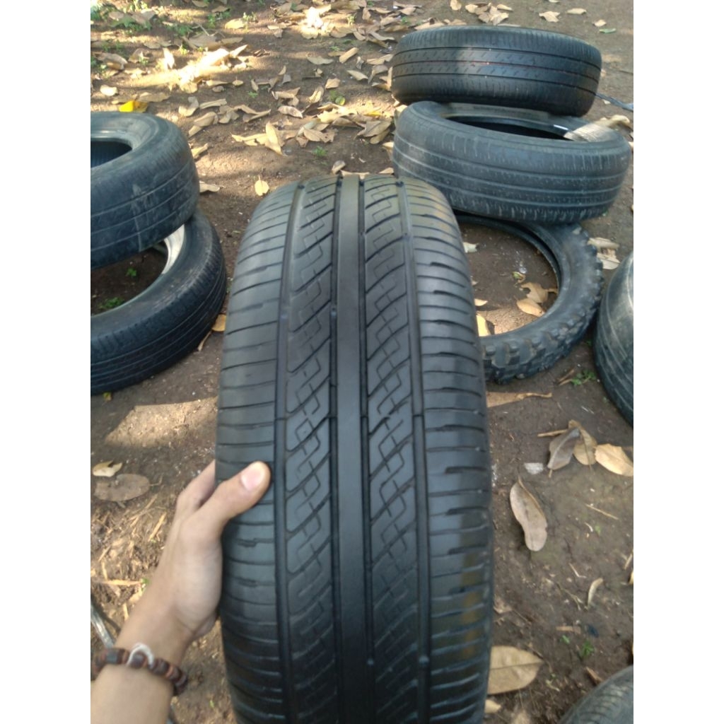 ban mobil 175/65 r14 tubeles champiro ecopia/ban mobil second 175/65 r14 siap pakai