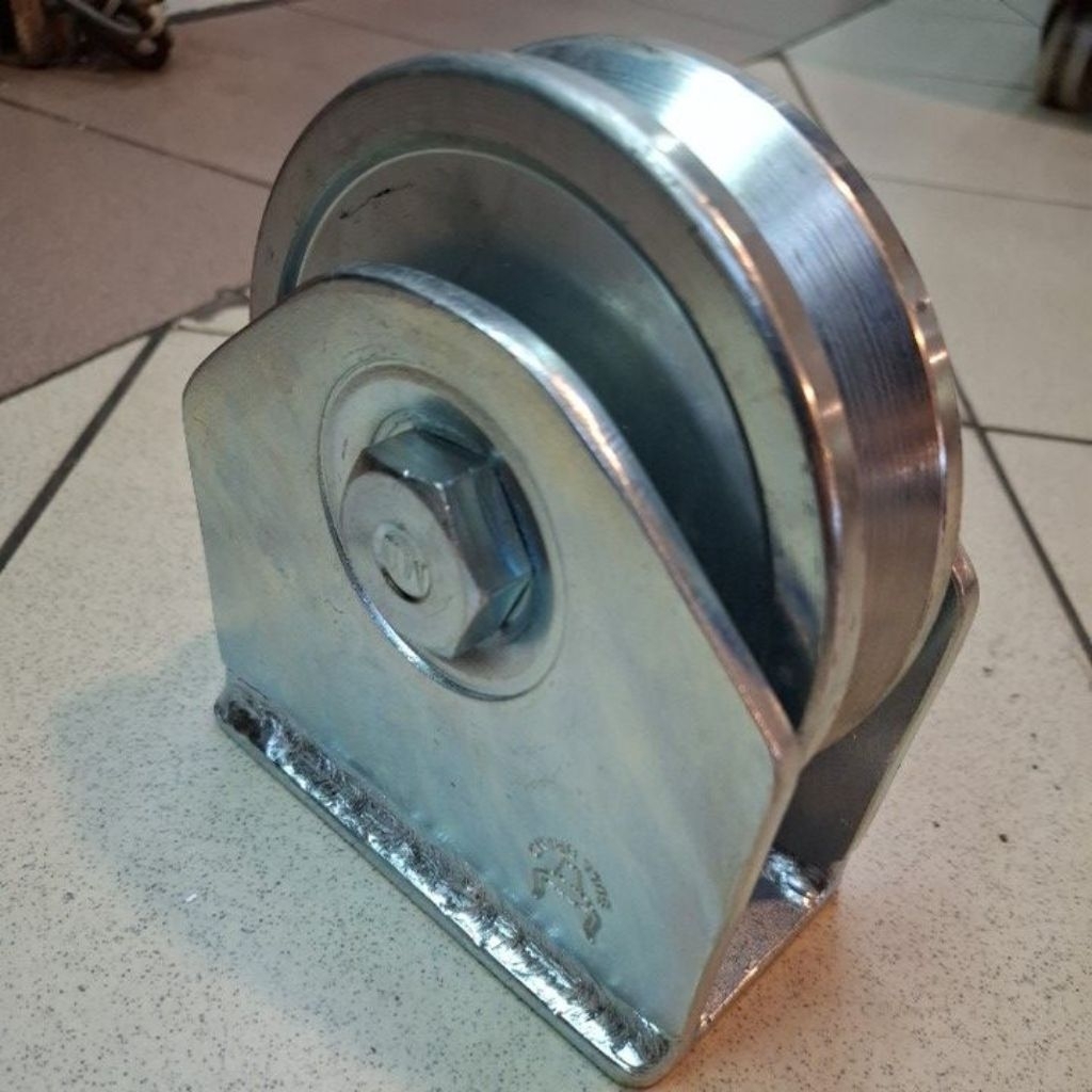 roda pintu pagar/roda pintu gerbang/roda pagar besi/roda besi 5 inchi extra heavy duty ( rel siku )