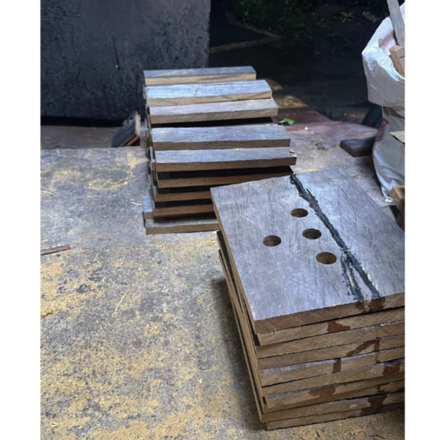 Papan Kayu Ulin Ukuran 20*30 tebal 2cm
