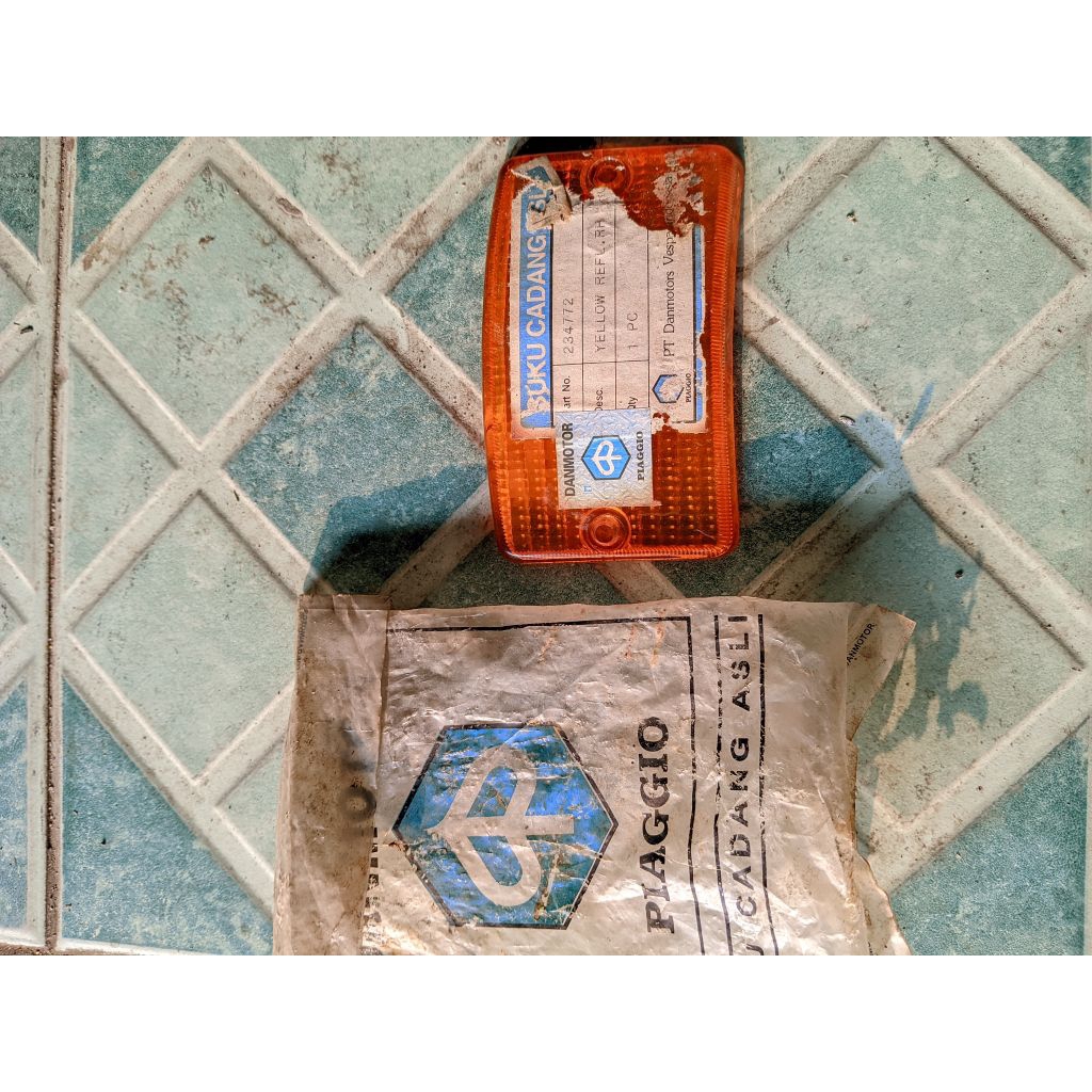 lampu sein kanan depan corsa vespa, asli Danmotor biru stock lama