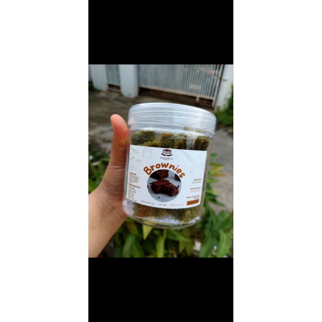 

BROWNIES TOPLES MATCHA