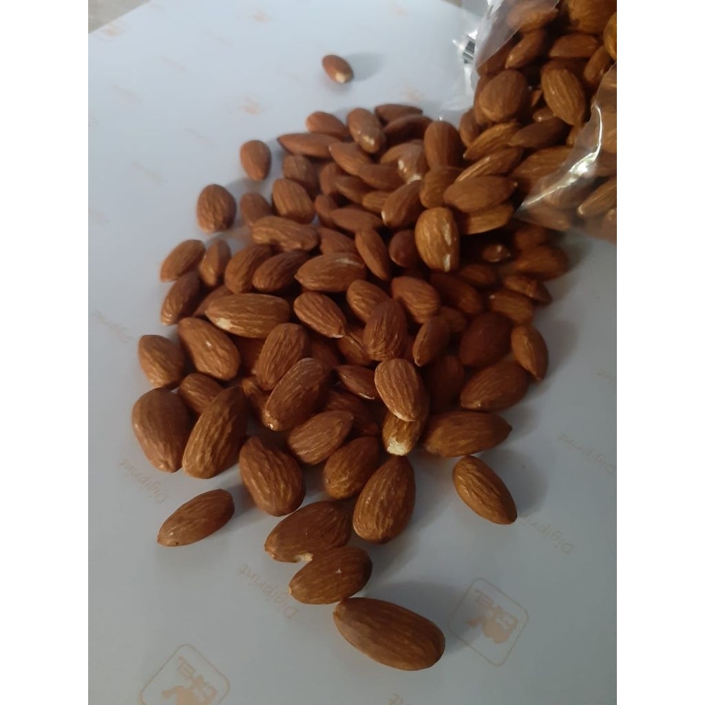 

KACANG ALMOND KUPAS 1 KG SEHAT, RENYAH