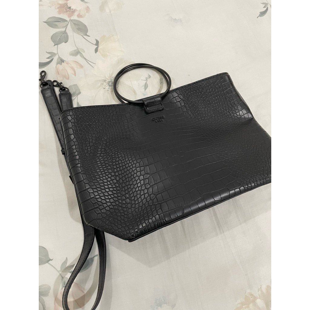 PRELOVED tas guess hitam