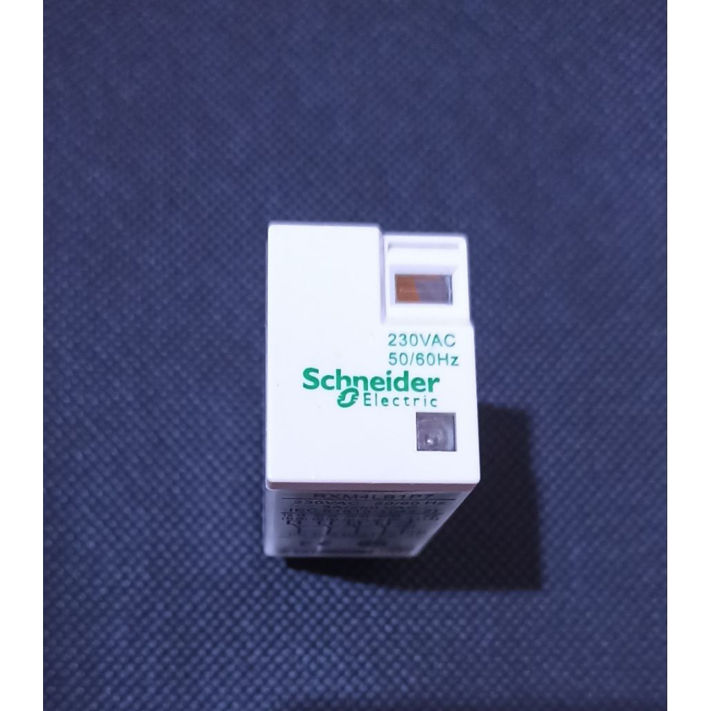 Relay 220 vac 8 pin  Schneider