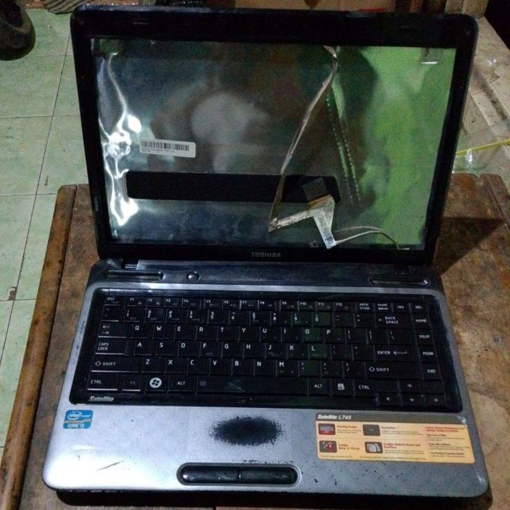 Casing Toshiba L745